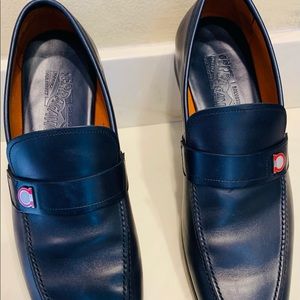 Ferragamo: moccasin gancini with ornament.